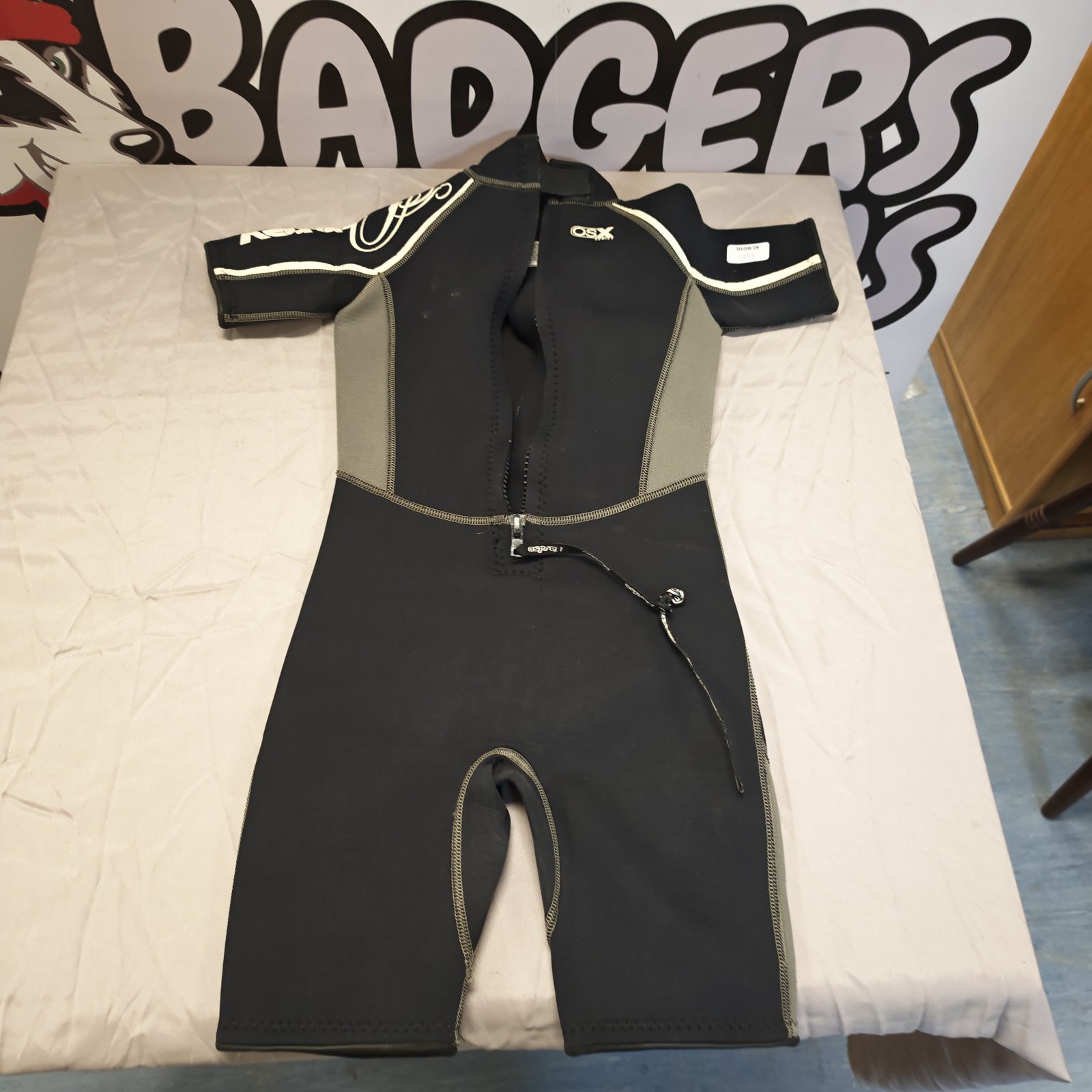 Kids Osx Osprey wet suit, full body neoprene for swimming.
