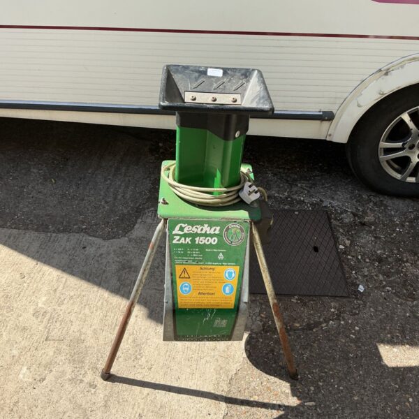 Lescha ZAK 1500 electric garden shredder for garden waste.