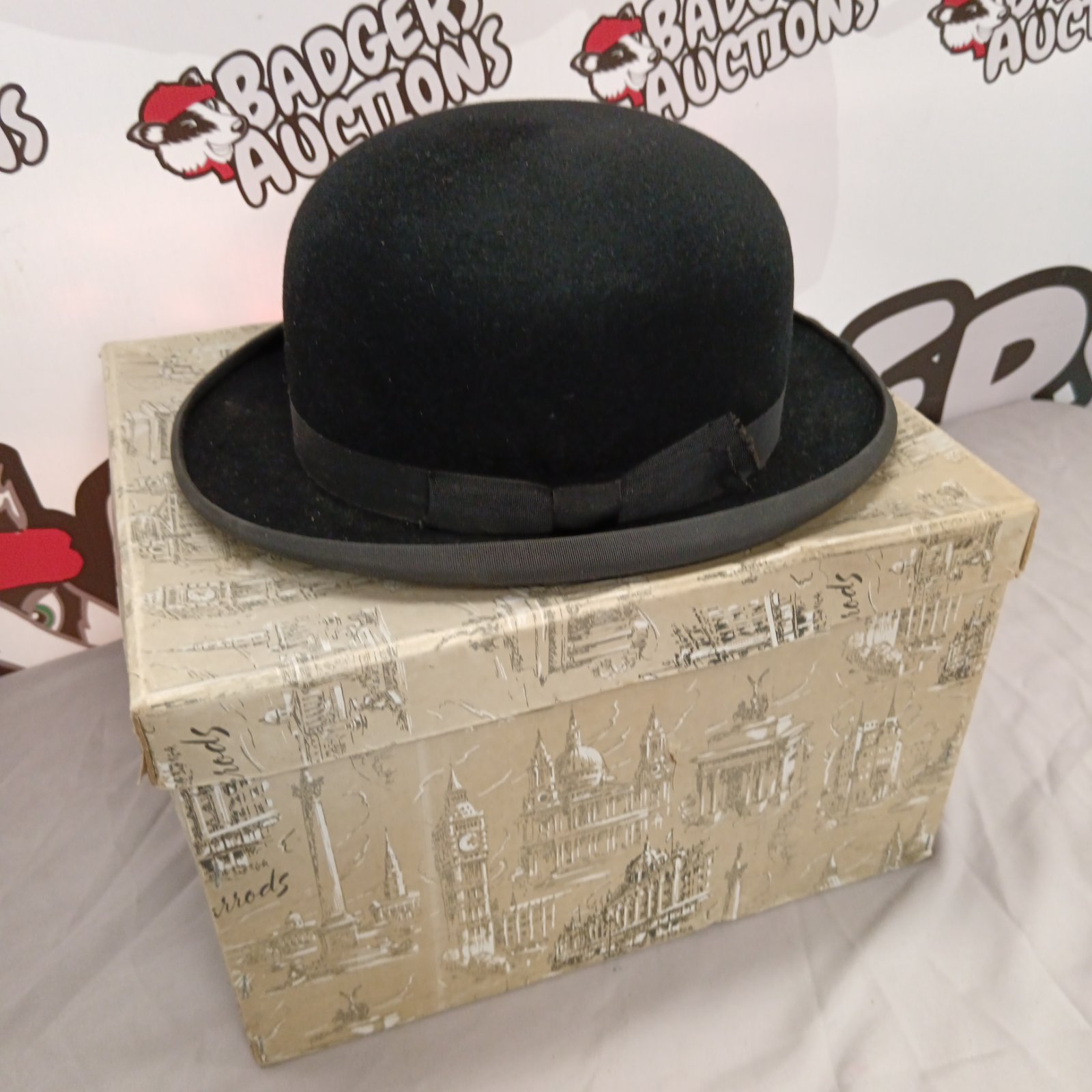 Vintage Lincoln Bennett bowler hat on Harrods box.