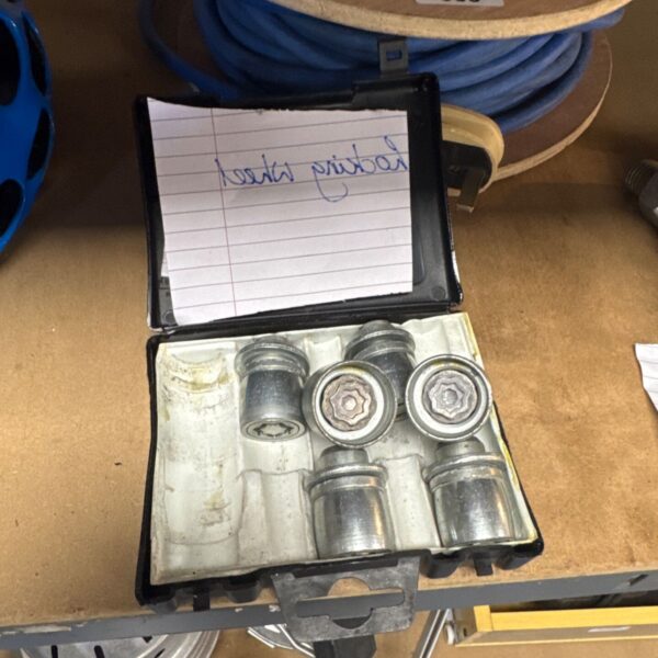 Mitsubishi Diamond Collection locking wheel nuts in a case.