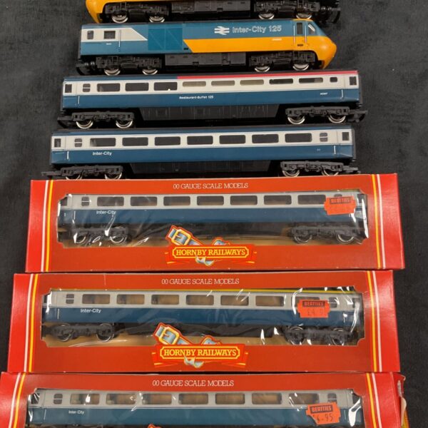 Hornby 00 Inter-city 125 Class43 HST Power cars with buffett car and four cartiages three still boxed