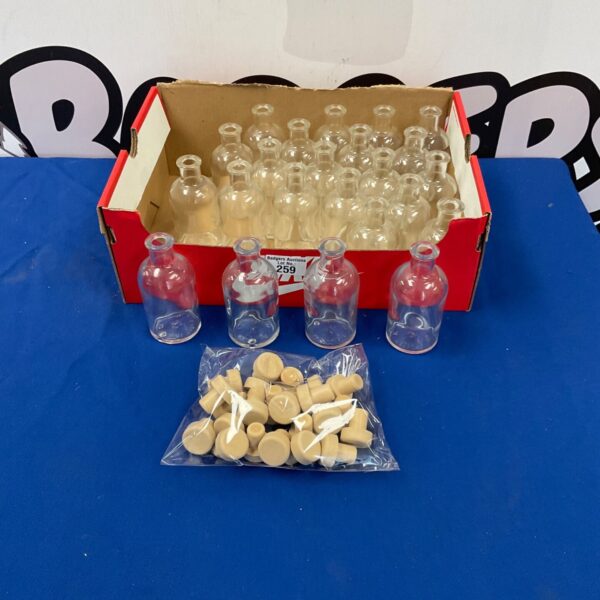 Quantity of 10cl bottles with stoppers