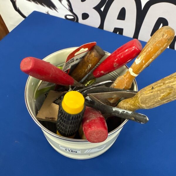 tub of assorted tools inc screwdrivers, saw blades & others