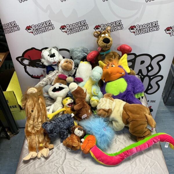 Box of assorted soft toys incl. Disney, Keel Toys, Scooby Doo…