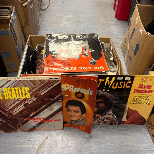 Box full of mixed final records, including The Beatles and Elvis