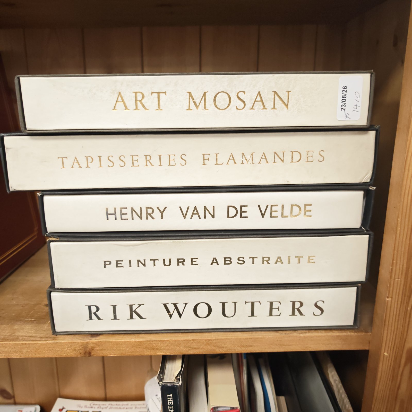 Five french artist related books in french