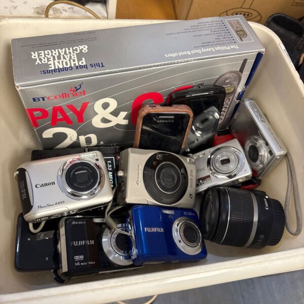Box of electricals including digital cameras
