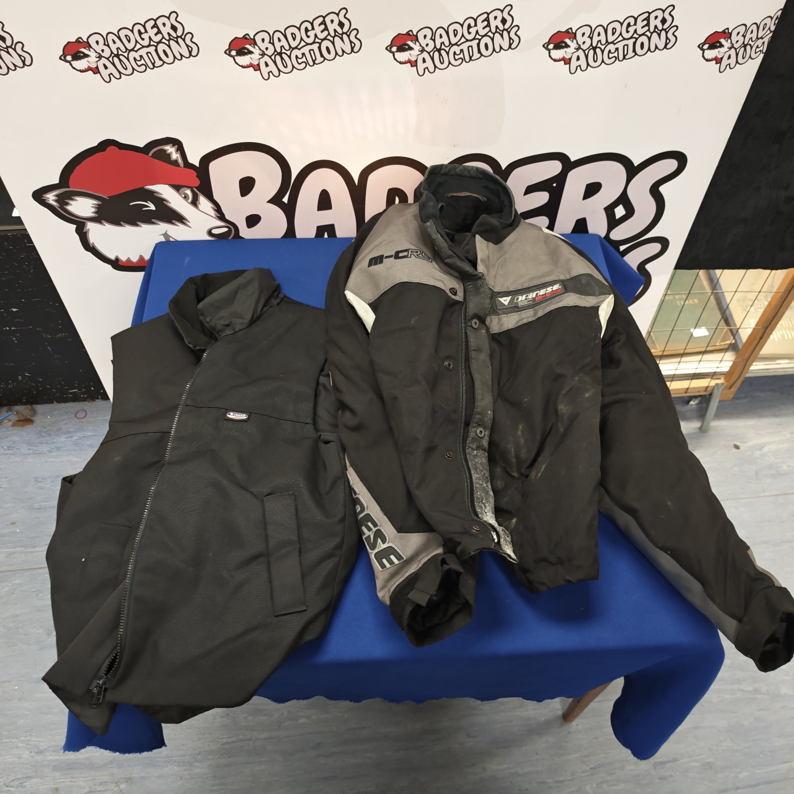 Dainese padded motorcycle jacket size 52 with inner jacket & widder gillet