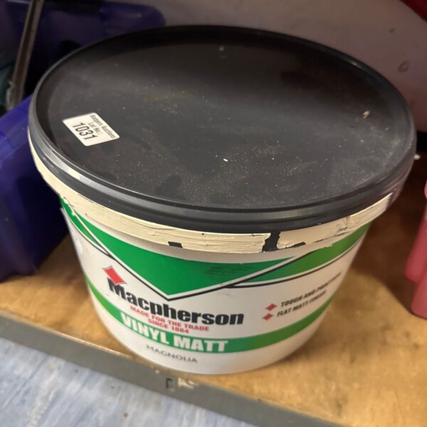 Vintage Macpherson Magnolia paint tin, 5L, Model 8031 for DIY projects.