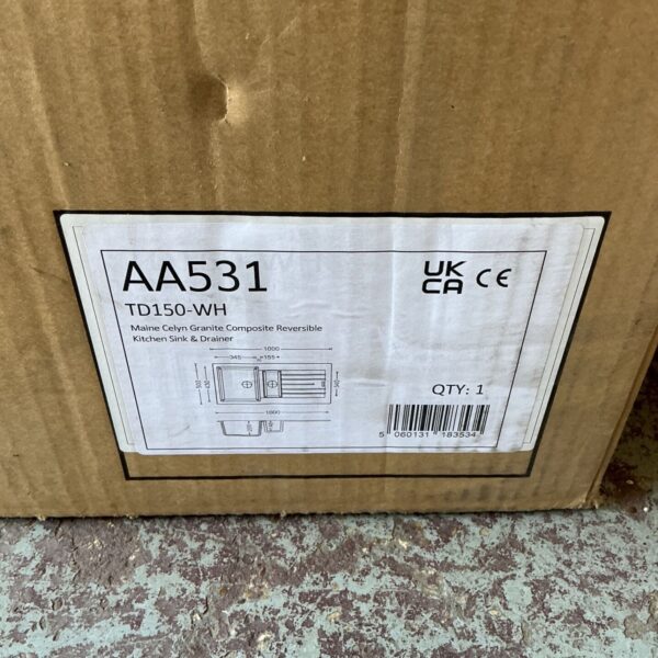 Maine Celyn granite composite kitchen sink packaging.