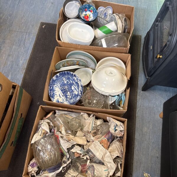 Mixed lot of vintage china, glassware, and metalware including Royal Wessex.