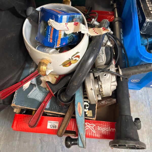 Mixed tool lot featuring an angle grinder and bolt cutters.