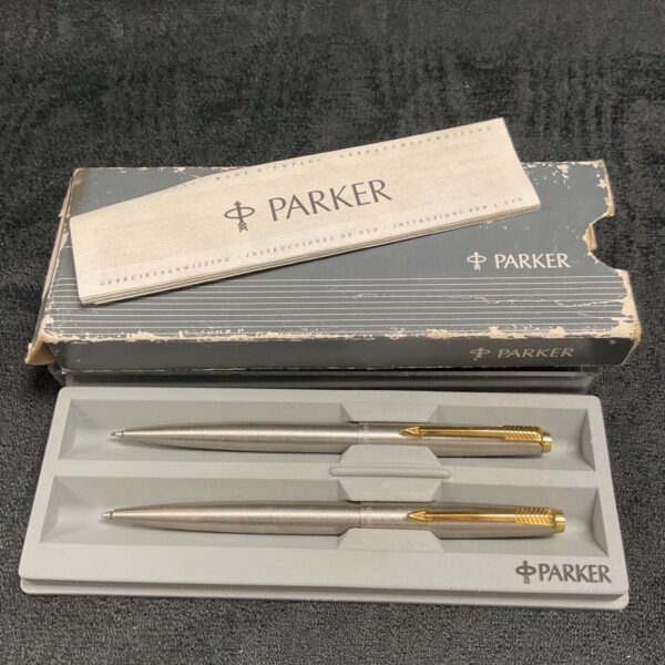 Vintage Parker ballpoint pen and pencil set in original box.