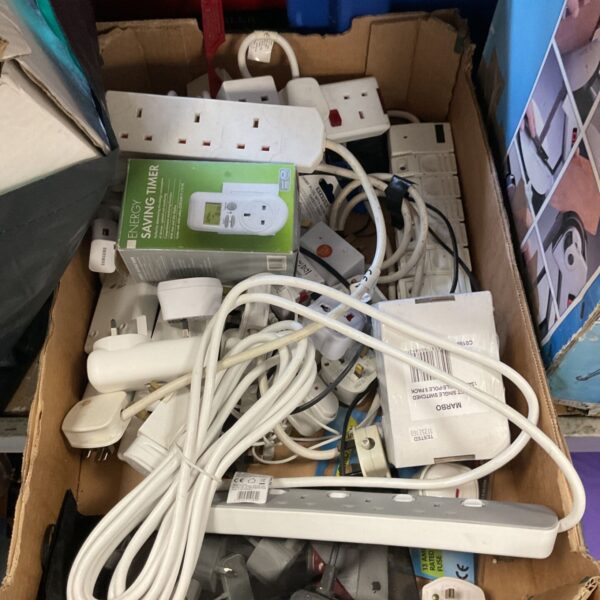 Mixed lot of plug sockets, extension cables and energy saving timer.