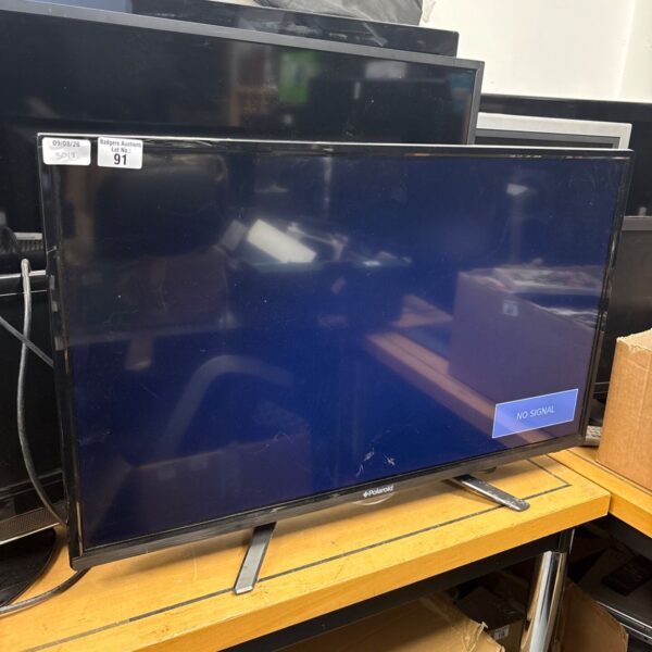 Polaroid 32 inch HD Ready LED TV in used condition.
