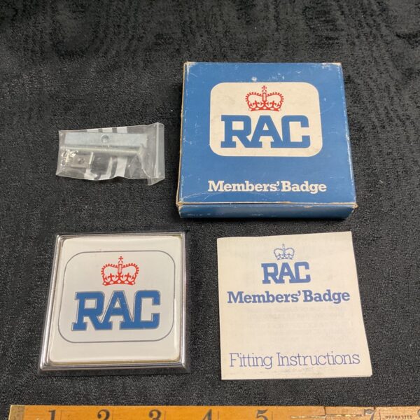 Vintage RAC Members badge in original box.