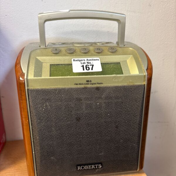 Vintage Roberts RD-5 DAB digital radio with wooden casing.