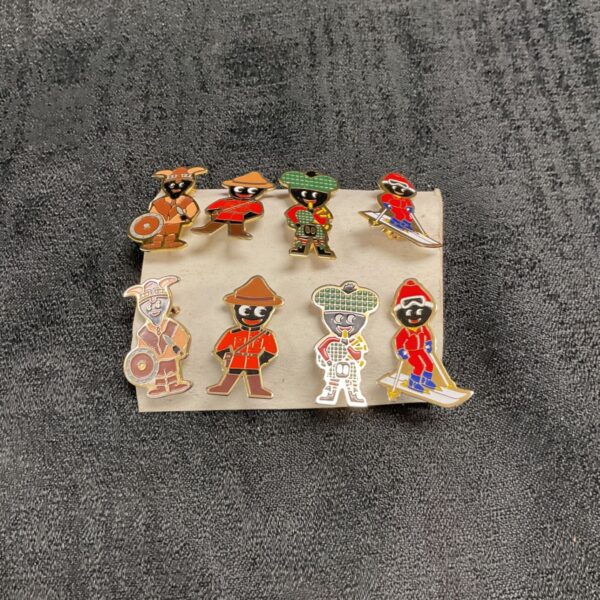 Vintage Robertson golly badges lot, enamel pin badges collectible.