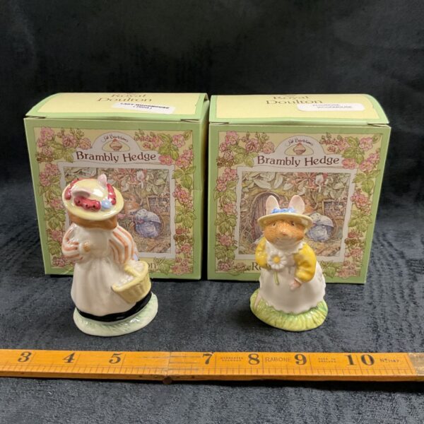 Royal Doulton Brambly Hedge Lady Woodmouse figurine with original box.