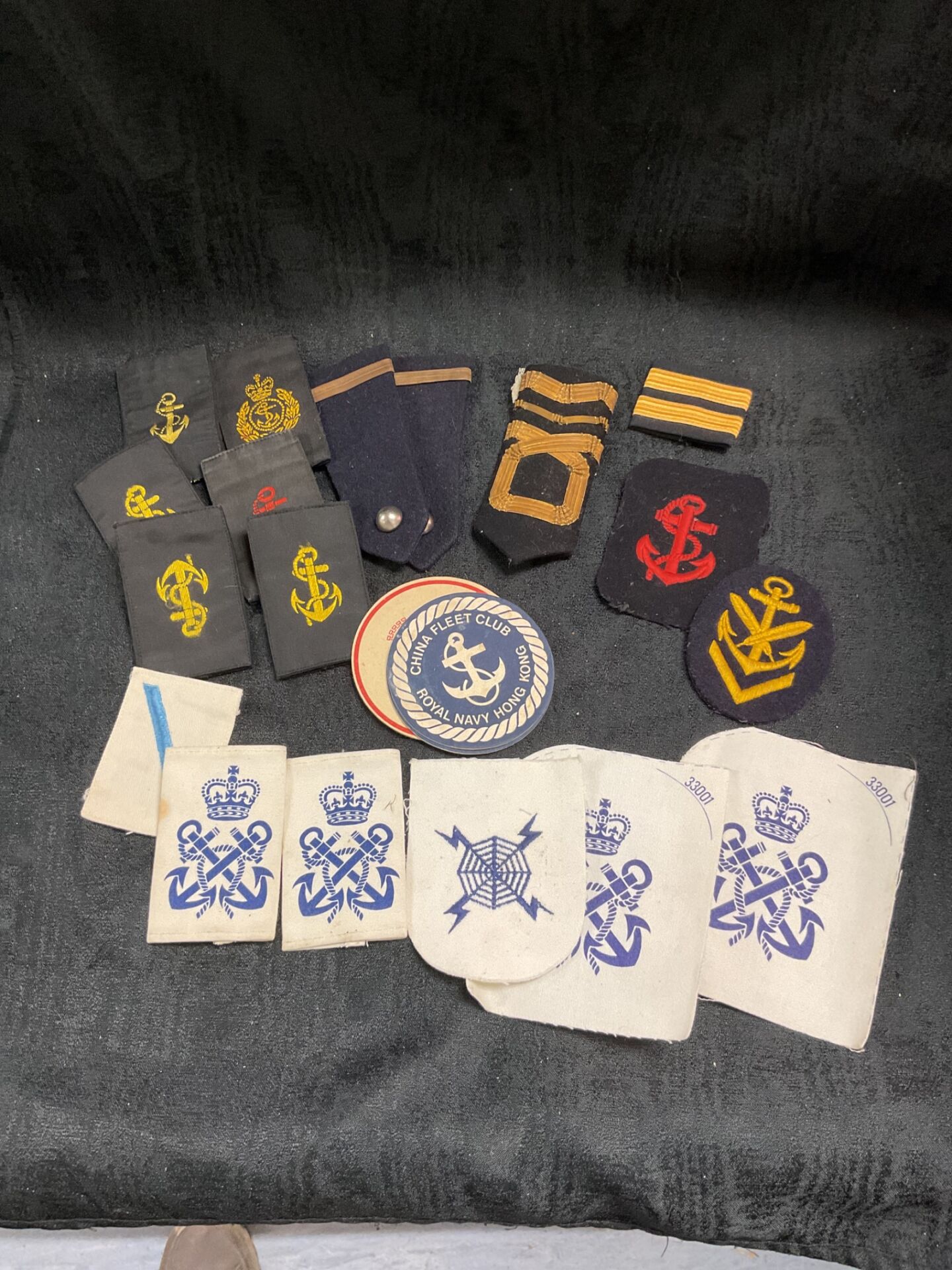 834 Collection of royal navy rank boards and othe badges