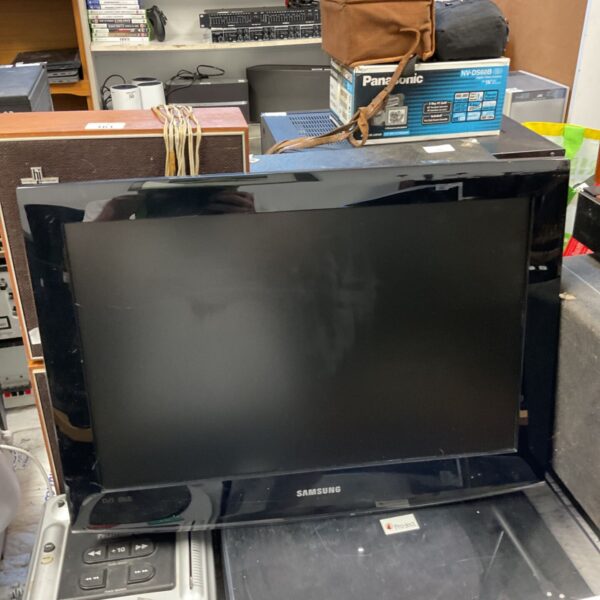 Samsung 22 inch HD television in used condition.