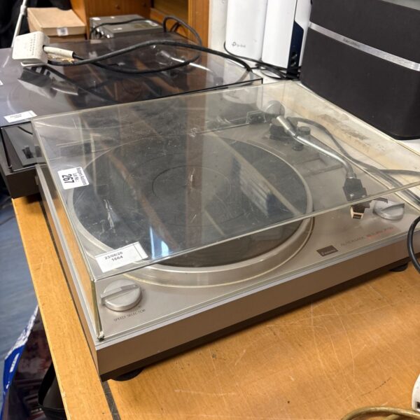 Vintage Sansui P-50 turntable for vinyl record playback.