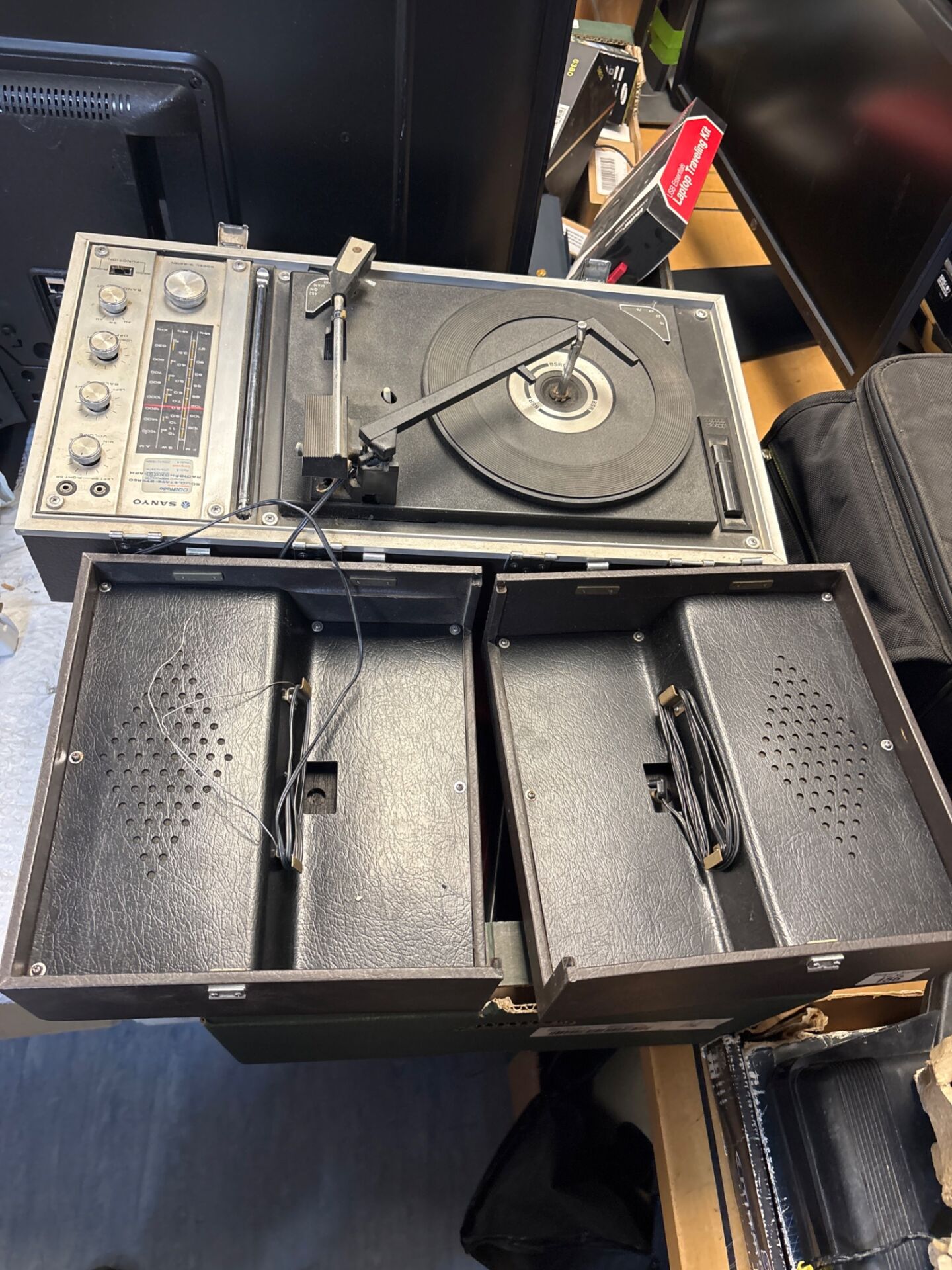 156 Sanyo portable player with speakers