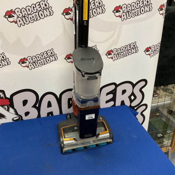 Shark DuoClean PowerFins IZ462H cordless vacuum cleaner in used condition.