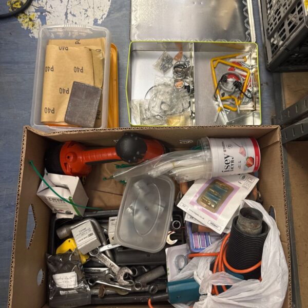Shed clearance lot with heat gun and assorted tools.
