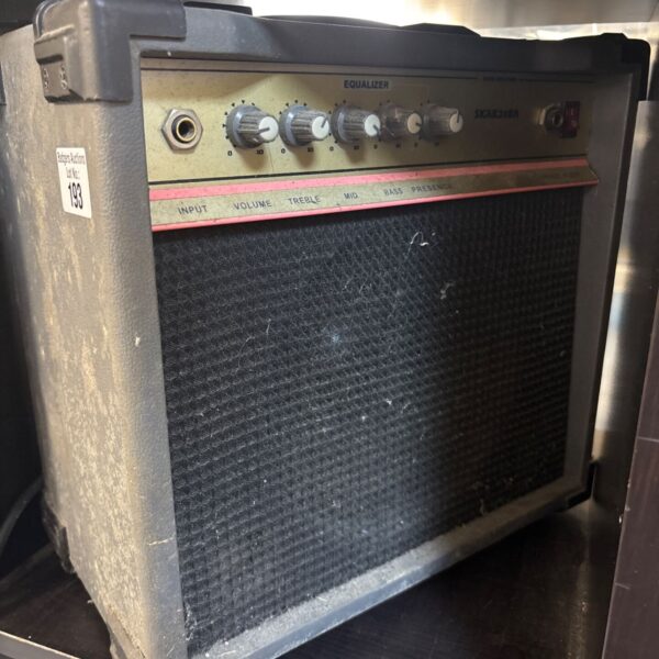 Vintage Soundking SKAK20BA guitar amplifier with controls visible.
