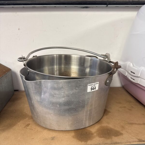 Stainless steel jam pan with galvanised rim, ideal for cooking.