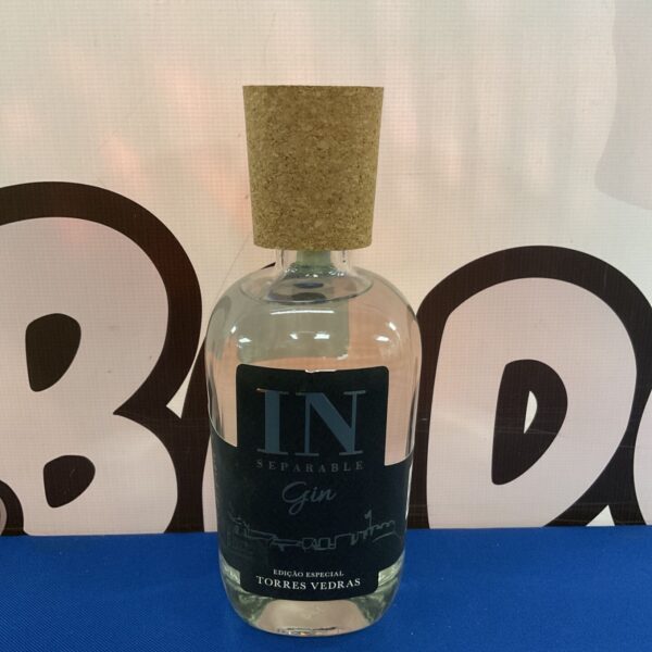 Sealed bottle of Torres Vedras Inseparable Gin for collectors.