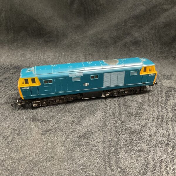 Triang Hornby OO gauge diesel locomotive D7063 in BR green.