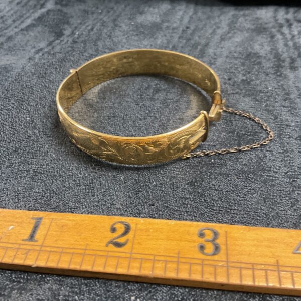Vintage 9ct gold plated bracelet with floral design and safety chain.