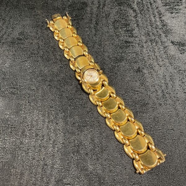 Vintage Bucherer 17 jewels gold tone ladies wristwatch.