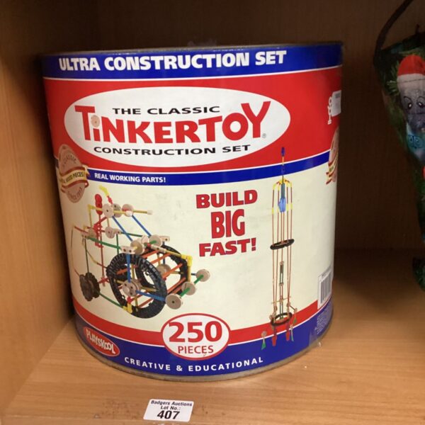 Vintage Tinkertoy construction set with 250 pieces in original packaging.
