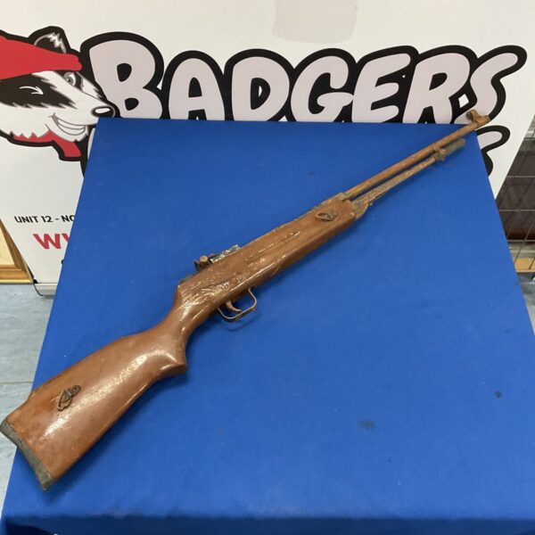 Vintage under lever air rifle for restoration project.