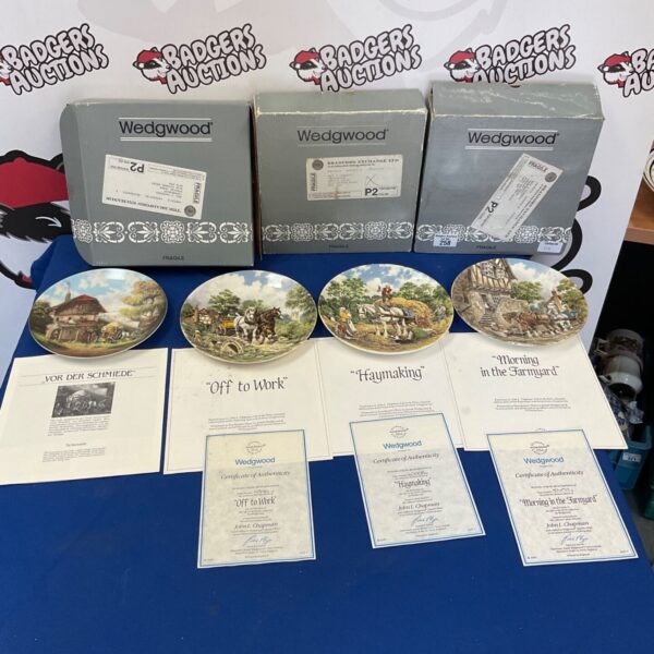 Wedgewood Shire Horse plates with boxes and certificates.