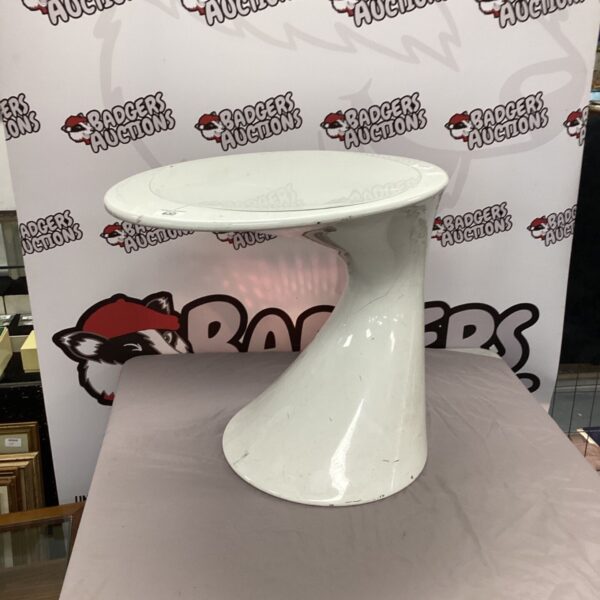 White Zanotta Tod side table needing restoration.