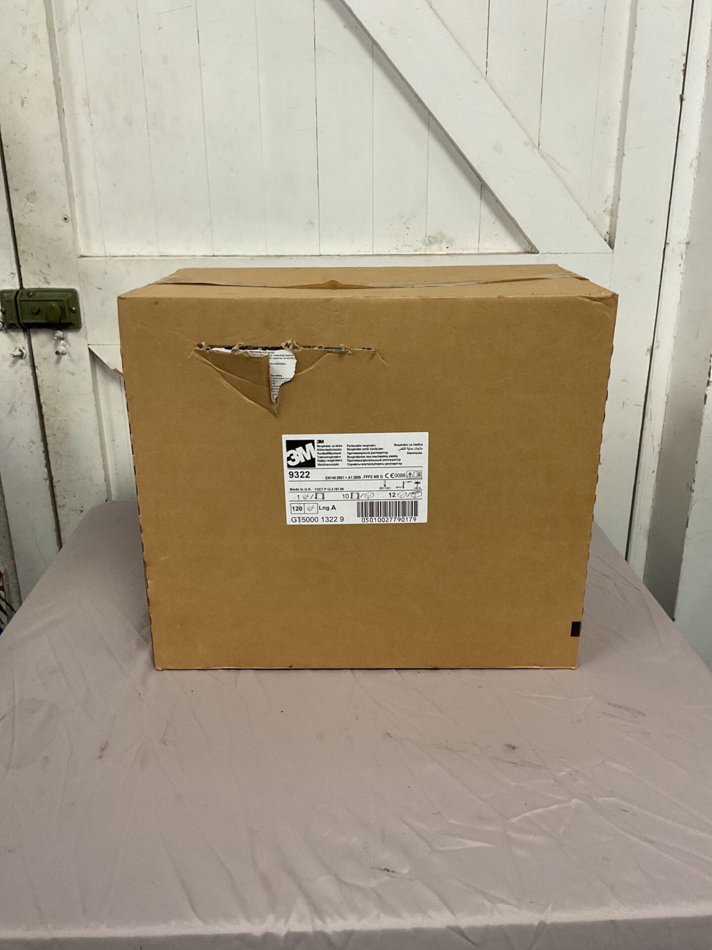 1168 box of 120 p2 3M particulate respirators