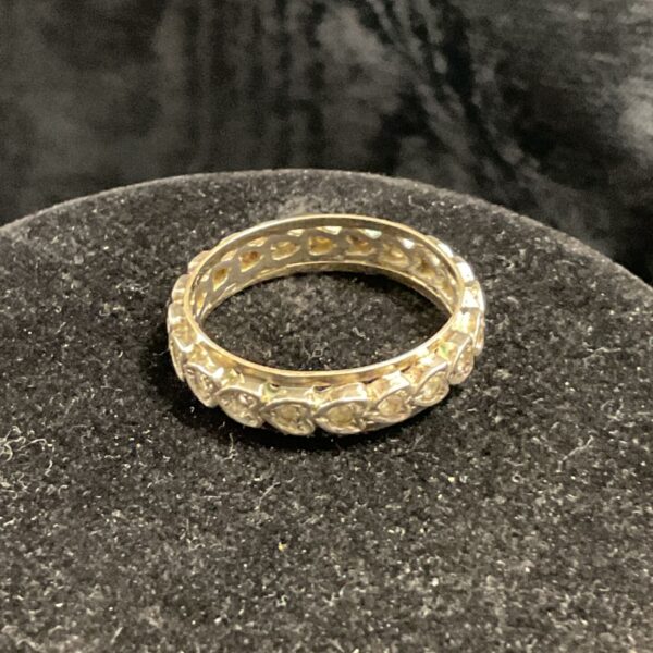 9ct gold ring with white stones, size T.