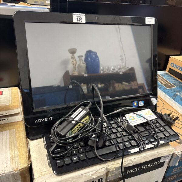 Vintage Advent Discovery MT1804 all-in-one computer with keyboard.