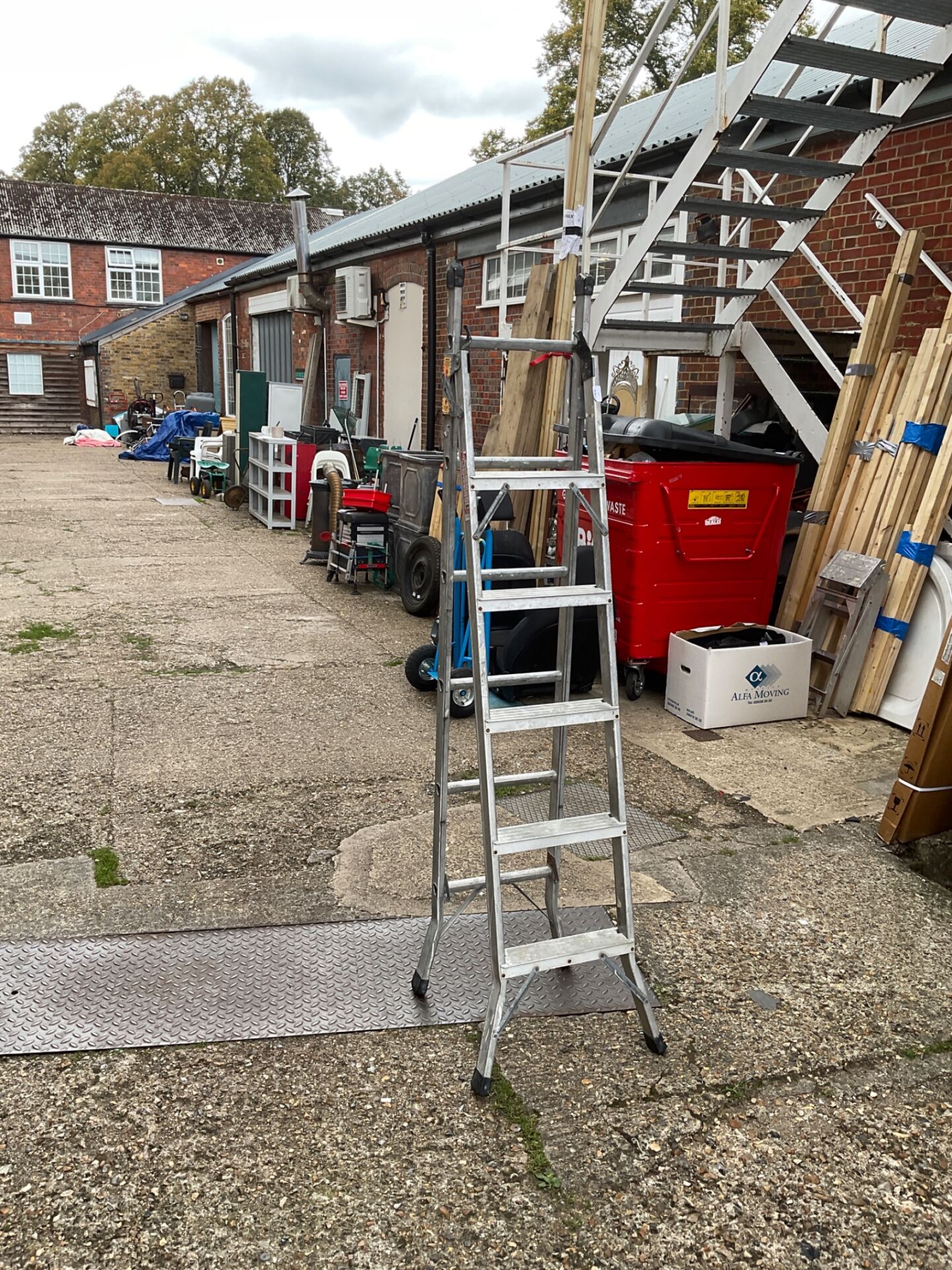 1239 Aluminium step ladder