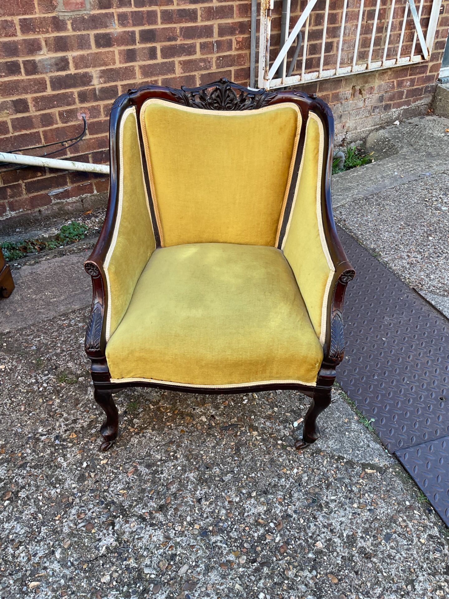 632 Antique Carvedwalnut Winged armchair
