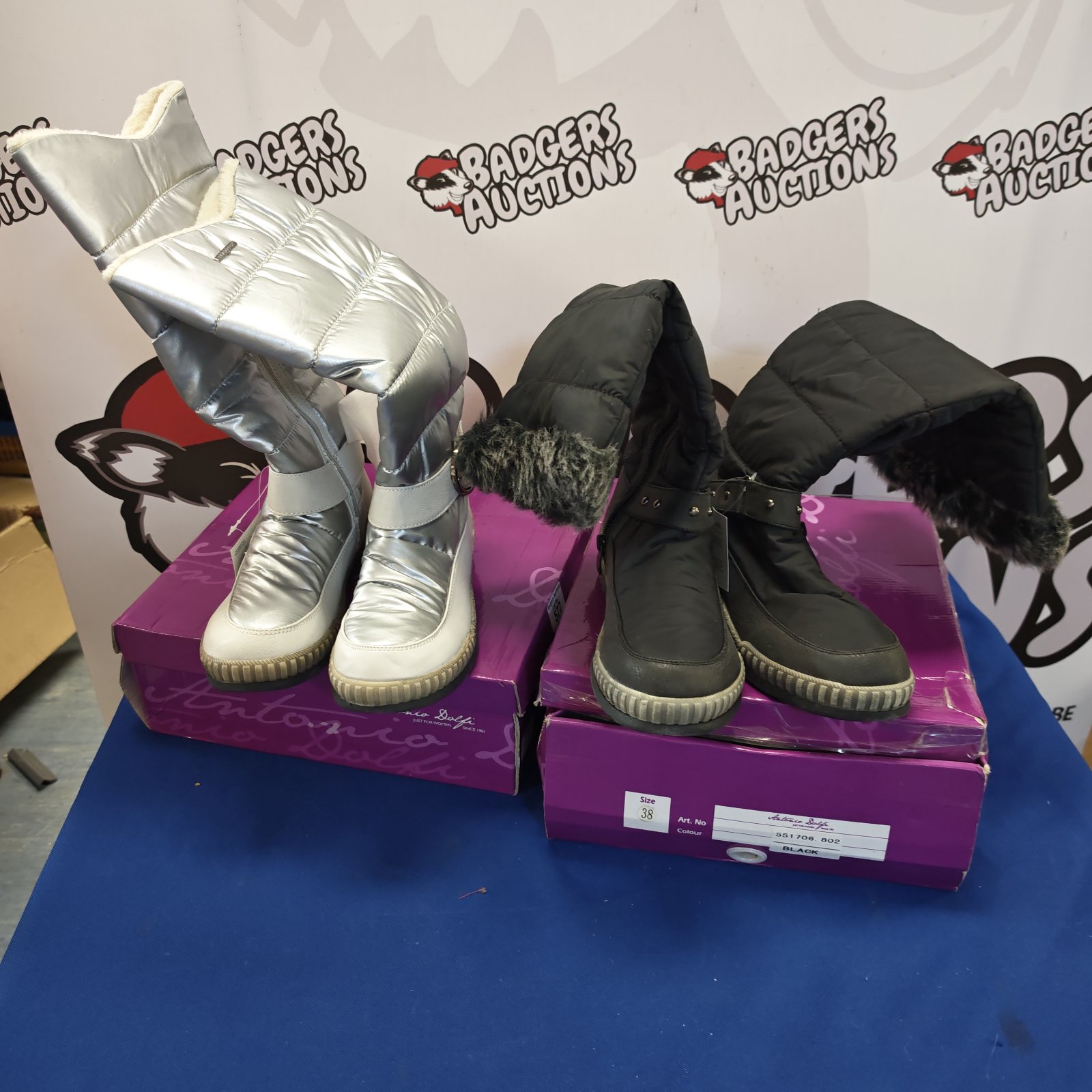 Unused silver Antonio Dolce winter boots size 38 with tags.