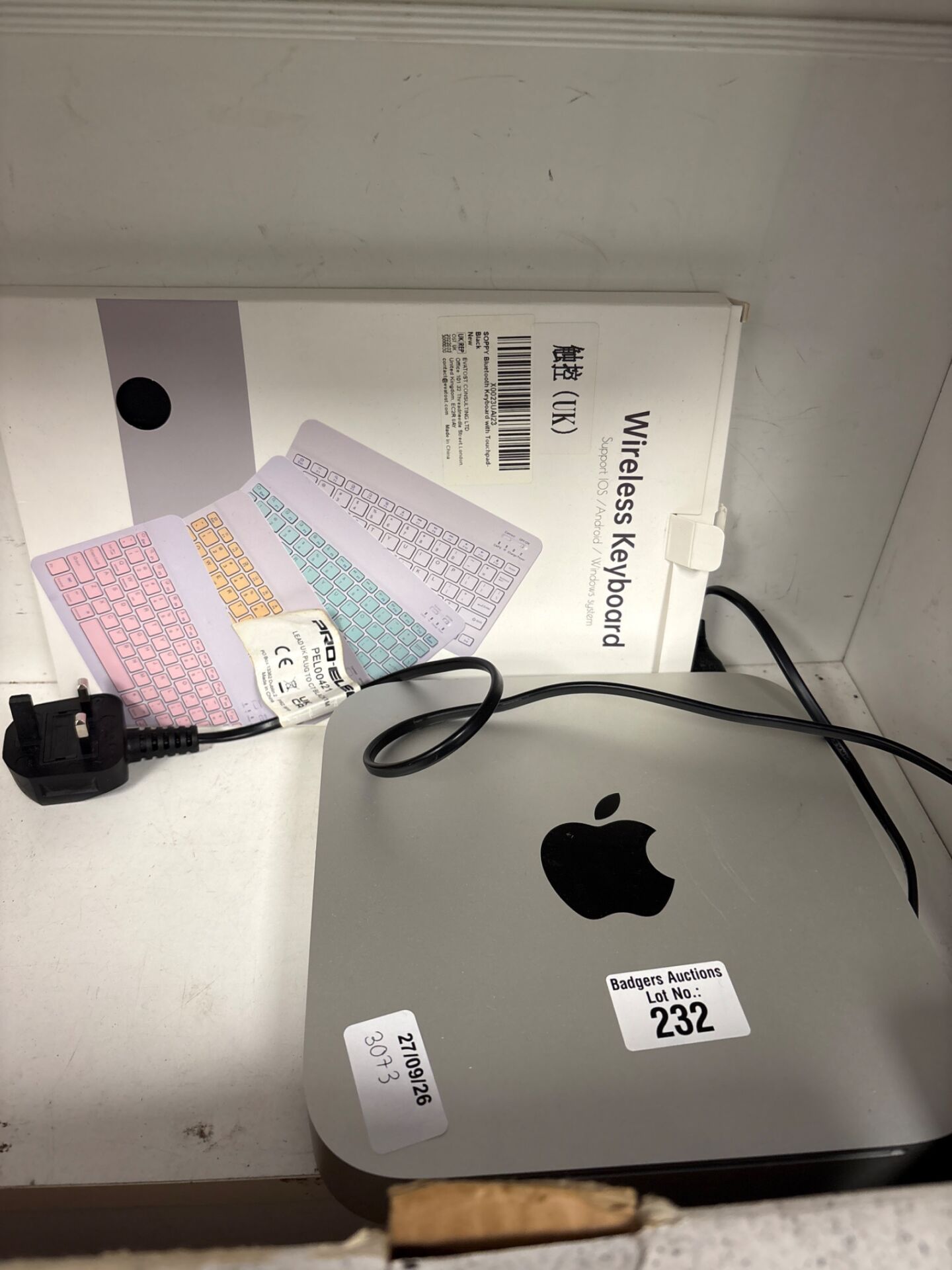 232 Apple Mac mini A1 347 with wireless keyboard