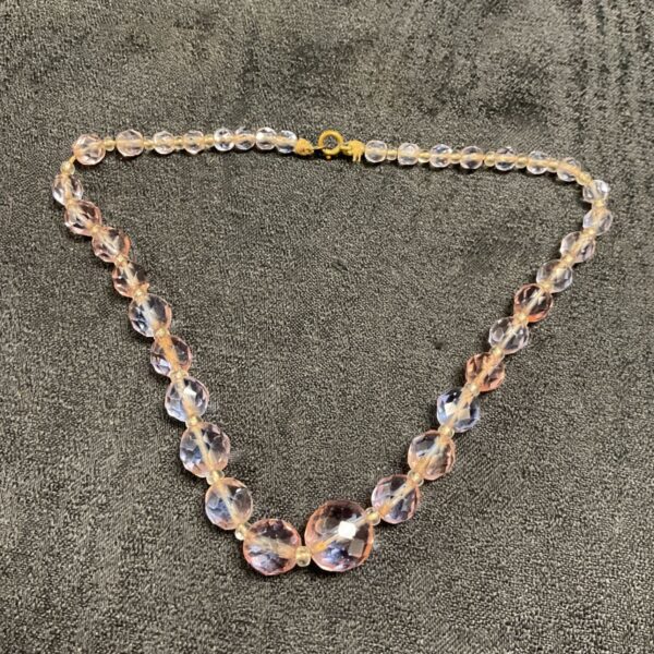 Vintage saphiret necklace with faceted glass beads in pastel colours.