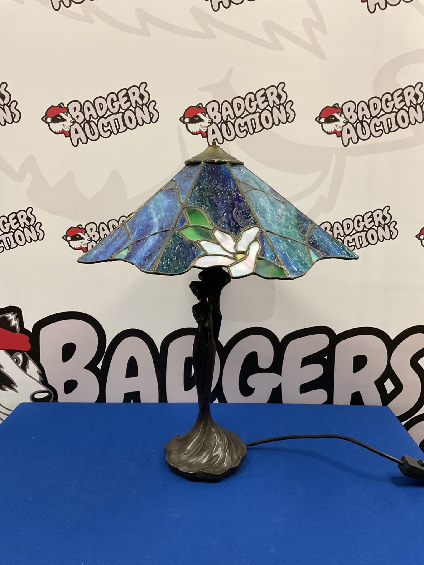 031 Art deco tiffany style table lamp featuring elegant lady base & Lilly pattern shade (missing top scew nut)