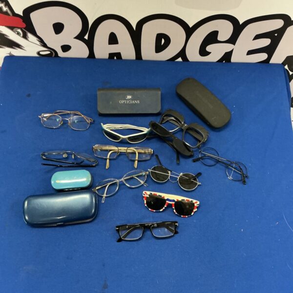 Assorted vintage glasses and frames with cases in a mixed lot.