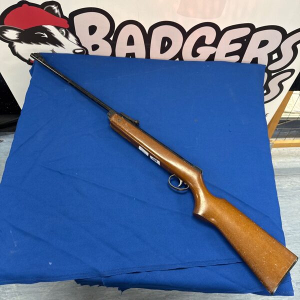 Vintage BSA Meteor .177 air rifle in used condition.